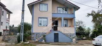 Trabzon Çileklide Satılık 4.768 M2 Arsa İçinde Ev