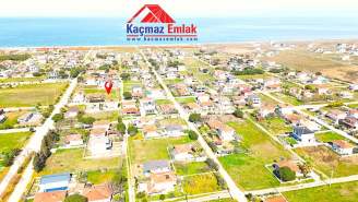 Biga / Çeşmealtı Denizatı Sitesinde Satılık Arsa