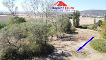 Biga Örtülüce Köyüne 550 Metre Mesafede Satılık Bahçe 2