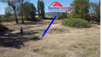 Biga Örtülüce Köyüne 550 Metre Mesafede Satılık Bahçe 9