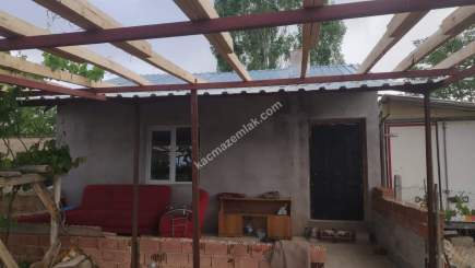 Konya Meram Karahüyük De 670 M2 Bahçe