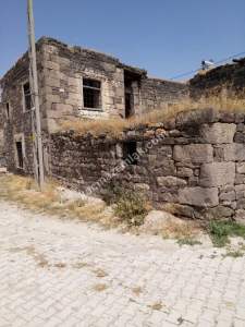 Develi Şahmelik Köyü Meydanda Ev 4