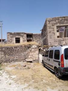 Develi Şahmelik Köyü Meydanda Ev 6