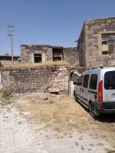 Develi Şahmelik Köyü Meydanda Ev 8