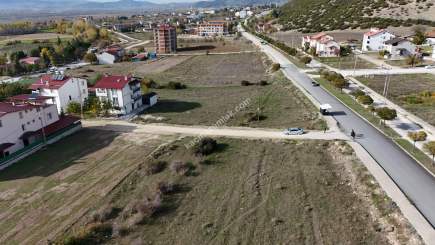 Niksar Bahçelievler Mah. Ana Yola Sıfır Arsa 10