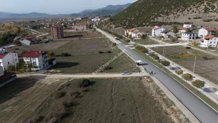 Niksar Bahçelievler Mah. Ana Yola Sıfır Arsa 7