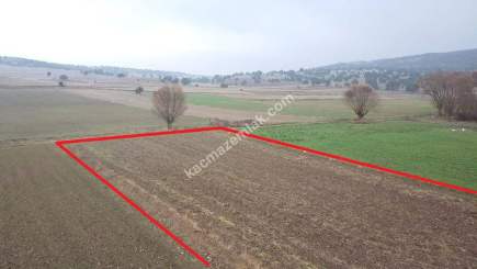 Kütahya Merkez Ahiler' De Satılık 1625M2 Tarla 18