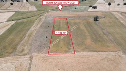 Kütahya Merkeze 13Km! Uluköyde 1.193M² Satılık Tarla 17