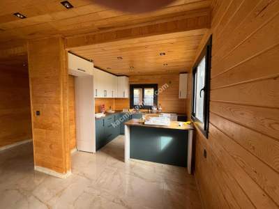 Adana Çukurova Pirili Mahallesinde Ahşap Villa Ve Arazi 15