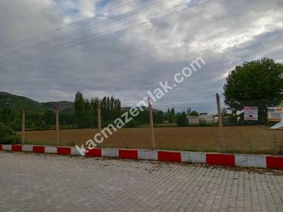 Kaçmaz Emlaktan Turhal Yolu Üzeri 12400 M2 Arsa 12