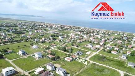 Biga Denizatı Sitesinde Satılık Köşe Villa Arsası 3