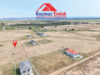 Biga Çeşmealtı Enginkent'te Satılık Villa İmarlı Arsa! 1