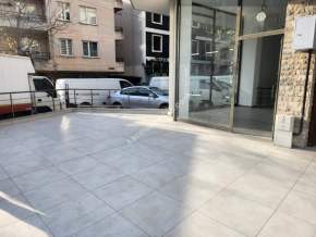 Küçükyalı Mektep Cadde Üzerinde Yeni Bina Depolu Dükkan