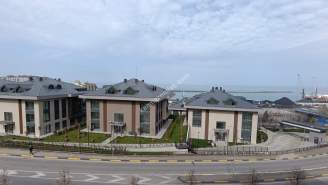 Meydana Yakın Deniz Manzaralı Büro