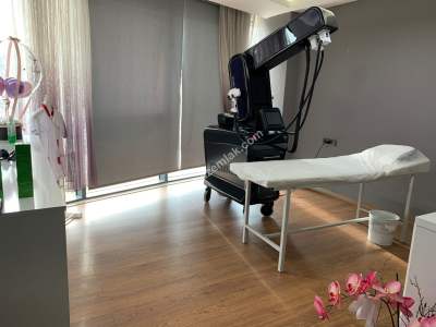 Kayapınar 75. Yolda Devren Kiralık Güzellik Salonu