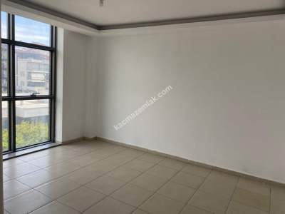 Manavgat'ın En İşlek Bölgesinde Kiralık Ofis 1