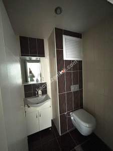 İş Dünyasının Kalbinde, Ferah Ve Kullanışlı Bir Ofis! 8