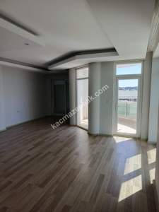 Kaçmaz Emlak'tan Demokraside Kiralık 3+1 Ofis 2