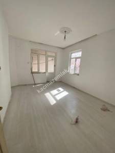 Çarşı Merkez'de 2+1 Kiralık Ofis 1