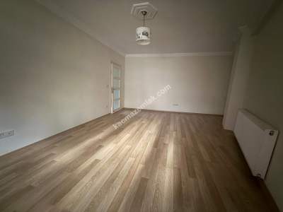 Esatpaşa Bingül Sokakta, Genç Binada, 2+1 Kiralık Ofis 12