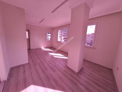 Güngören Merkezde Atatürk Caddes Üzerı Her Ise Uygun Kı 8