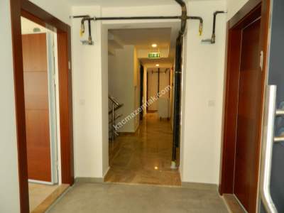 Kadıköy Koşuyolunda Yeni Binada 1+1 Kiralık Ofis Büro 9