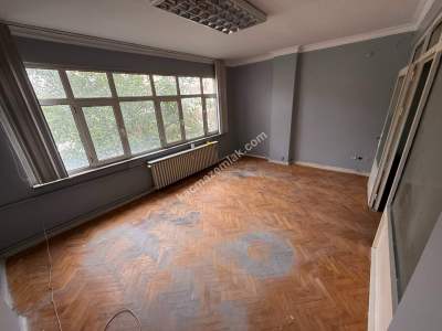 Meciyeköy'de 3+1 125 M2 1.Kat Balkonlu Açık Otoparklı 7