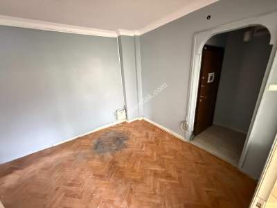 Meciyeköy'de 3+1 125 M2 1.Kat Balkonlu Açık Otoparklı 4