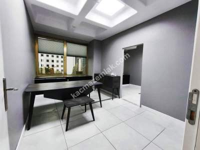 Şişli Merkez'de Plaza'da Dekorasyonlu 500 M2 Kiralık 18