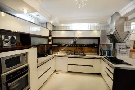 Üsküdar Sultantepede 1.750 M2 Arsa İçerisinde Kiralık 38