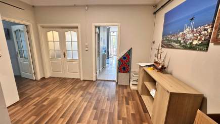 Trabzon 2 Nolu Beşirlide Sahilde Kiralık Geniş Ofis 5