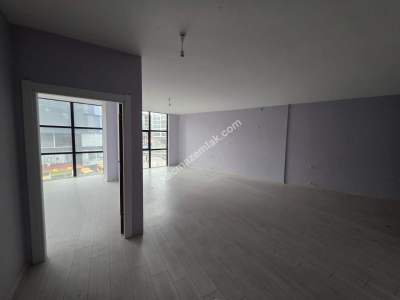 Kaşüstü Kiralık Büro/Ofis/Klinik İçin Uygun İş Yeri/1+1 30