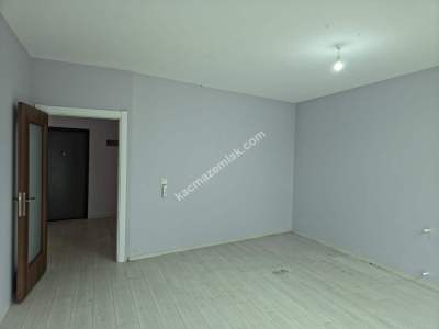 Kaşüstü Kiralık Büro/Ofis/Klinik İçin Uygun İş Yeri/1+1 15