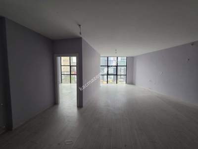 Kaşüstü Kiralık Büro/Ofis/Klinik İçin Uygun İş Yeri/1+1 31