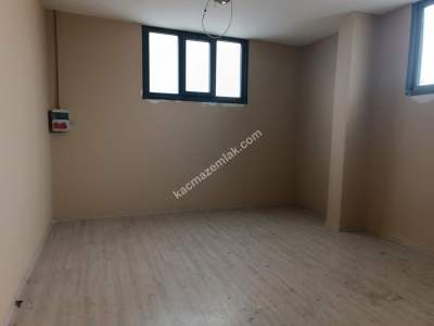 Kağıthanede Önü Açık 2 Kat 350 M Kiralık Düz Giriş Depo 9