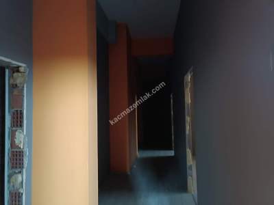 Kağıthanede Önü Açık 2 Kat 350 M Kiralık Düz Giriş Depo 16