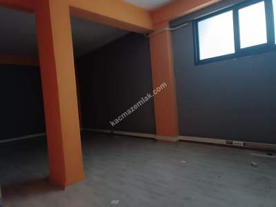 Kağıthanede Önü Açık 2 Kat 350 M Kiralık Düz Giriş Depo 24