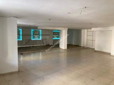 Manavgat Barbaros Caddesinde Dükkan 11