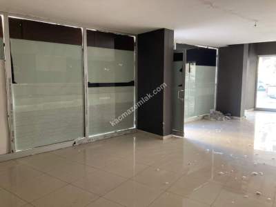 Manavgat Barbaros Caddesinde Dükkan 4