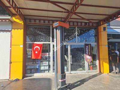 Antalya Güzeloba'da Yol Üzeri 3 Katlı Kiralık Dükkan 1