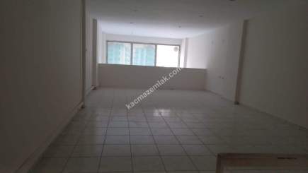 Yunus Emre Bulvarında Eşsiz Konumda Köşe Başı Kiralık 2