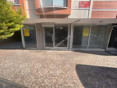 Ataşehir Esatpaşa Giriş 145M2 Depolu Köşe Başı Ticari 2