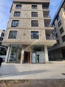 Küçükyalı Mektep Cadde Üzerinde Yeni Bina Depolu Dükkan 6