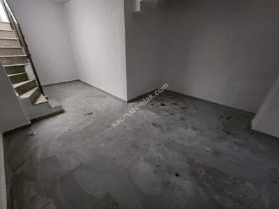 Küçükyalı Mektep Cadde Üzerinde Yeni Bina Depolu Dükkan 12