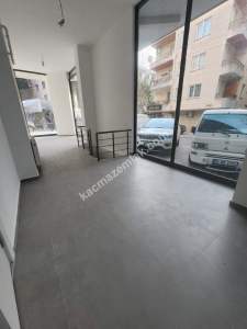 Küçükyalı Mektep Cadde Üzerinde Yeni Bina Depolu Dükkan 4