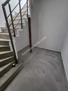 Küçükyalı Mektep Cadde Üzerinde Yeni Bina Depolu Dükkan 7