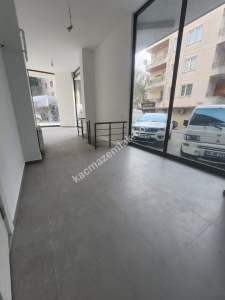 Küçükyalı Mektep Cadde Üzerinde Yeni Bina Depolu Dükkan 13