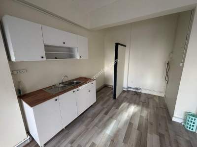 Küçükyalı Minibüse 1. Paralelde Marmaraya Komşu Dükkan 6