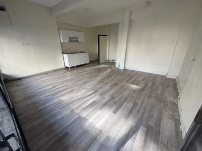 Küçükyalı Minibüse 1. Paralelde Marmaraya Komşu Dükkan 3