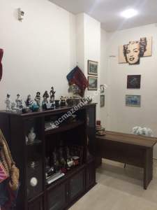 Minibüs Yolunda Pasaj İçinde Dükkan 15M2 1